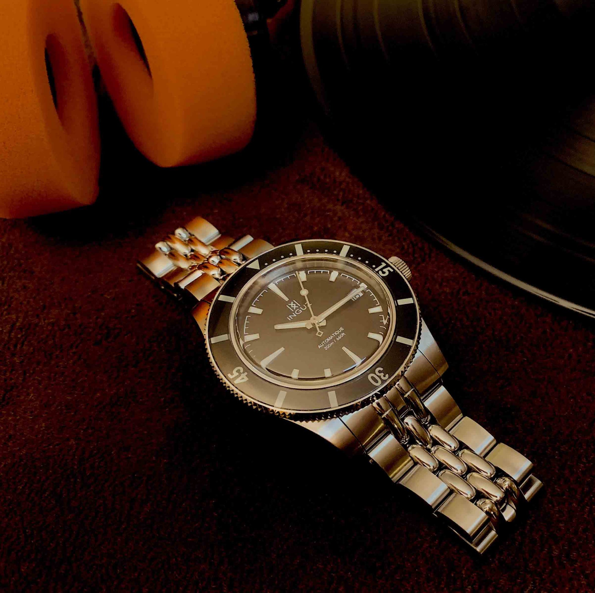 Montre Inguz La Teignouse cadran noir bracelet acier grains de riz